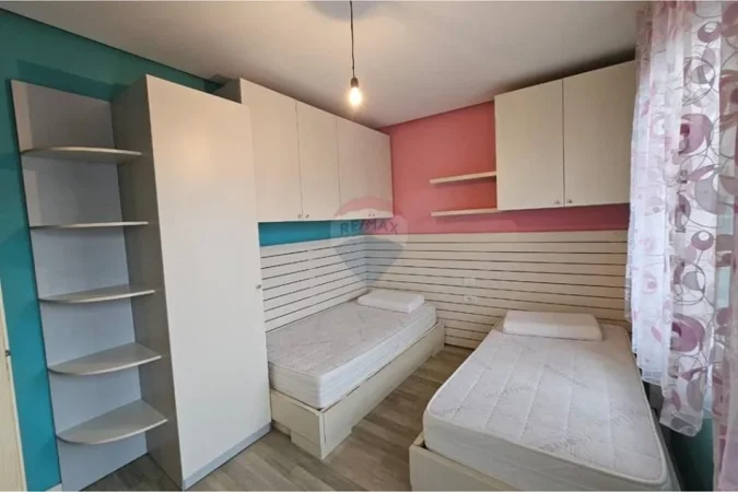 Tirane, jepet me qera apartament 2+1+Ballkon Kati 2, 95 m² 550 € (Stavri Themeli)