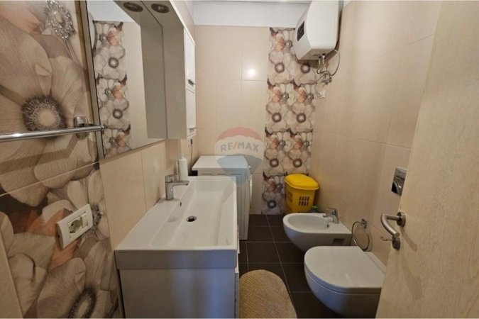 Tirane, jepet me qera apartament 2+1+Ballkon Kati 2, 95 m² 550 € (Stavri Themeli)