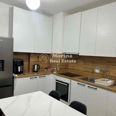 Tirane, jepet me qera apartament 2+1 , 83 m² 500 € (Univers City)