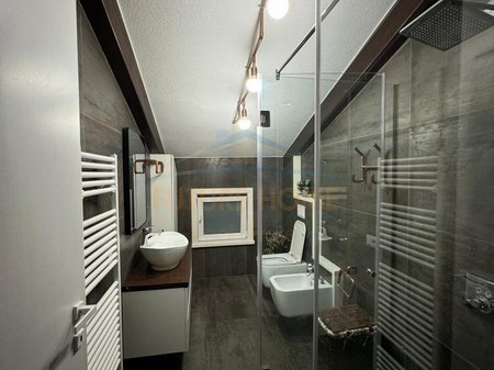 Tirane, jepet me qera apartament 3+1 Kati 3, 113 m² 2.000 €