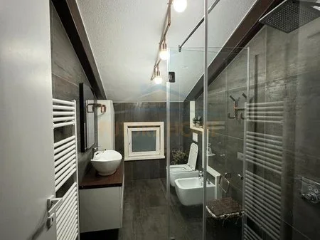 Tirane, jepet me qera apartament 3+1 Kati 3, 113 m² 2.000 €