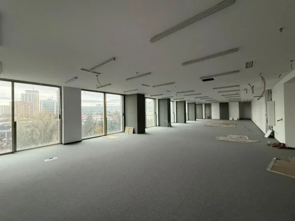 Tirane, jepet me qera zyre Kati 6, 1.507 m² 37.675 € (Downtown One)