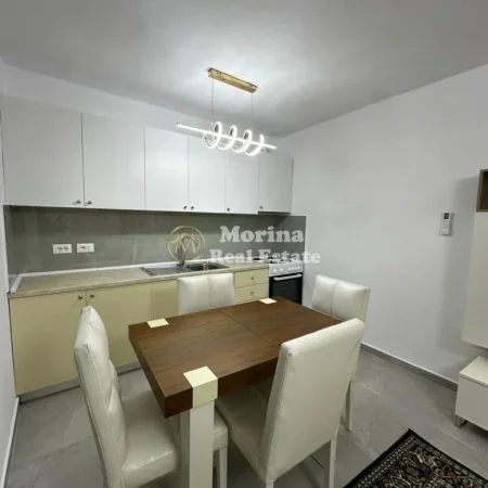 Tirane, jepet me qera apartament Dublex Kati 1, 95 m² 600 € (Stacioni i Trenit)