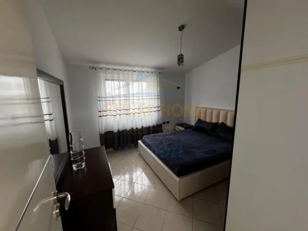 Tirane, qera apartament 2+1 Kati 5, 105 m² (Liqeni i thate)