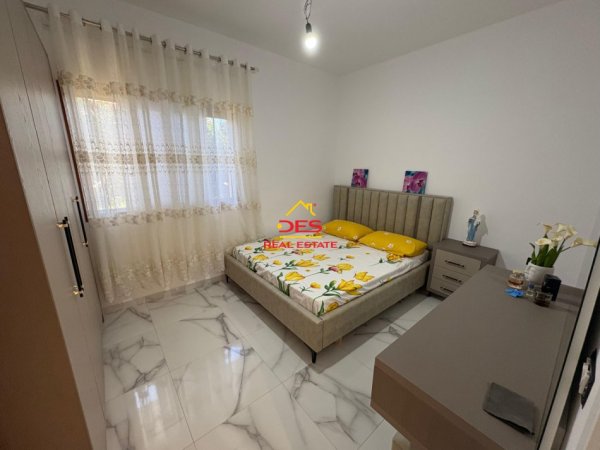 Vlore, jepet me qera apartament 1+1+Ballkon Kati 0, 65 m² 350 € (Rruga Pavarsia)