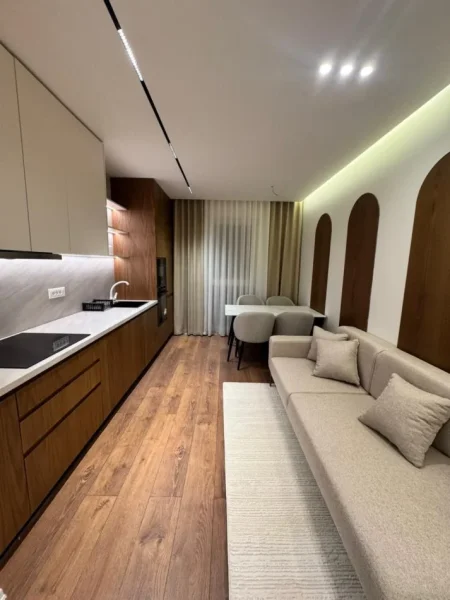 Tirane, jepet me qera apartament 2+1 Kati 4, 900 € 