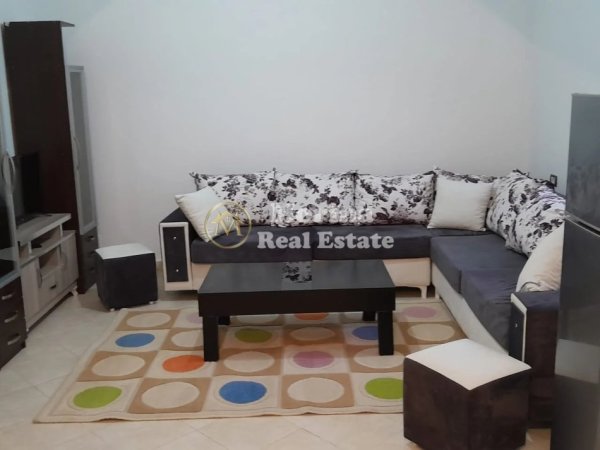 Tirane, jepet me qera shtepi 1+1 Kati 1, 65 m² 350 € (Ali Demi)