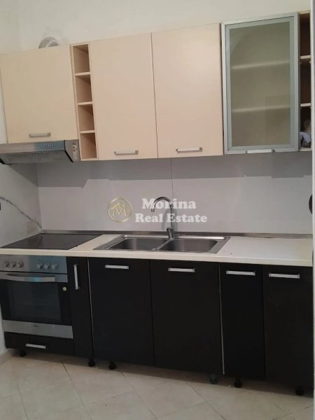 Tirane, jepet me qera shtepi 1+1 Kati 1, 65 m² 350 € (Ali Demi)