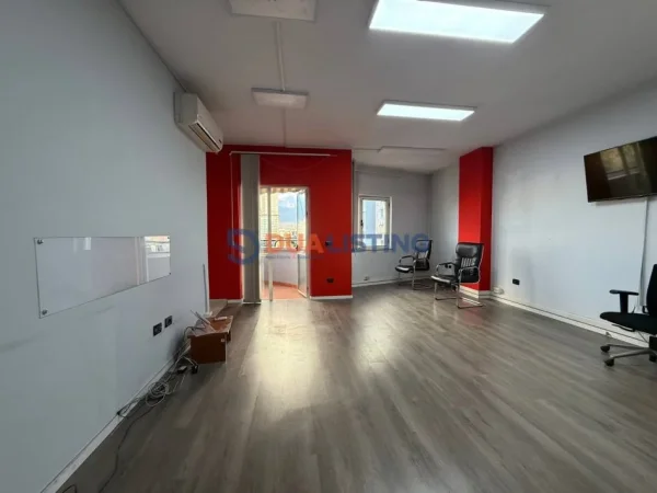 Tirane, jap me qera zyre Kati 7, 168 m² 2.200 € (bllok)
