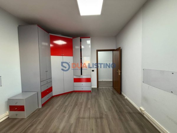 Tirane, jap me qera zyre Kati 7, 168 m² 2.200 € (bllok)