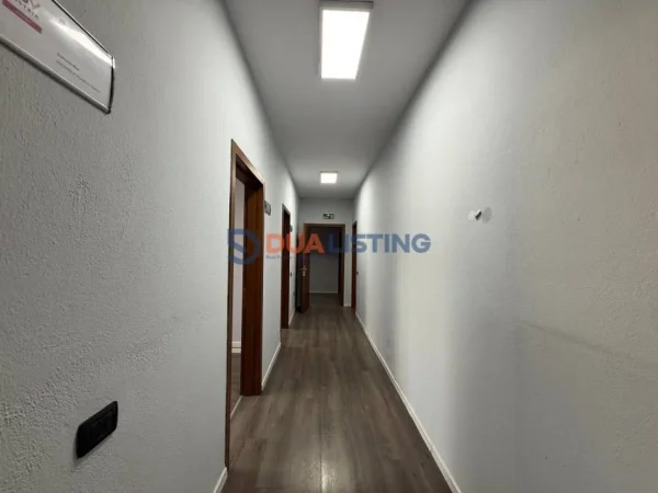 Tirane, jap me qera zyre Kati 7, 168 m² 2.200 € (bllok)