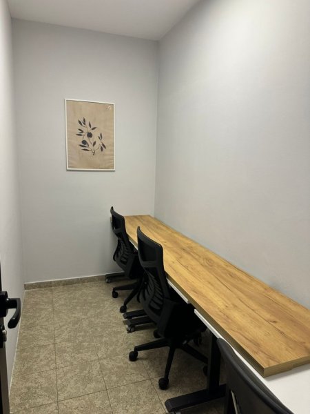 Tirane, jepet me qera zyre Kati 2, 140 m² 2.500 € (BLLOKU)