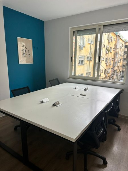 Tirane, jepet me qera zyre Kati 2, 140 m² 2.500 € (BLLOKU)