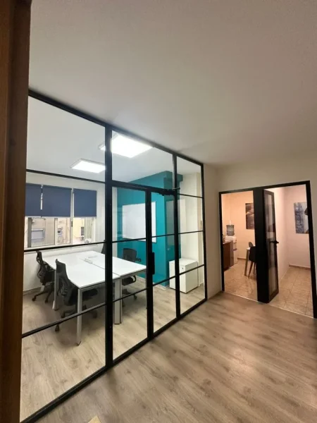 Tirane, jepet me qera zyre Kati 2, 140 m² 2.500 € (BLLOKU)