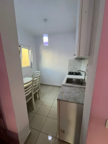 Tirane, jepet me qera apartament 2+1 Kati 3, 90 m² 650 € (Zogu i zi)