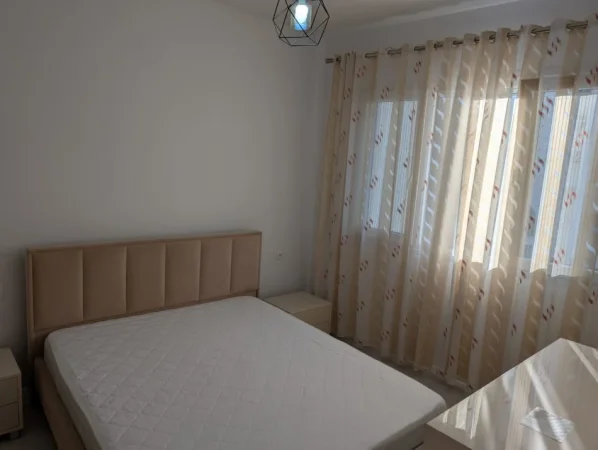 Tirane, jepet me qera apartament 2+1 , 90 m² 700 € (River Residence)