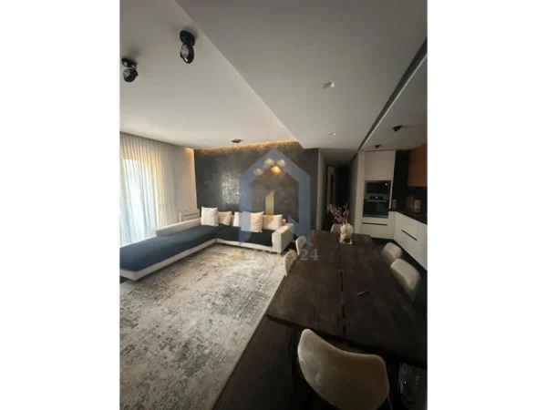 Tirane, shitet apartament 2+1+Ballkon Kati 4, 115 m² (Apartament 2+1+ post parkim me qira ne "Myslym Shyr")