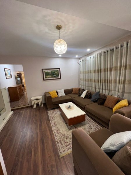 Tirane, jepet me qera apartament 3+1+Aneks+Ballkon Kati 6, 140 m² 600 € (21 DHJETORI)
