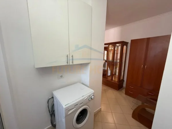 Durres, jepet me qera apartament 1+1 , 350 € (Qendër, Durrës)