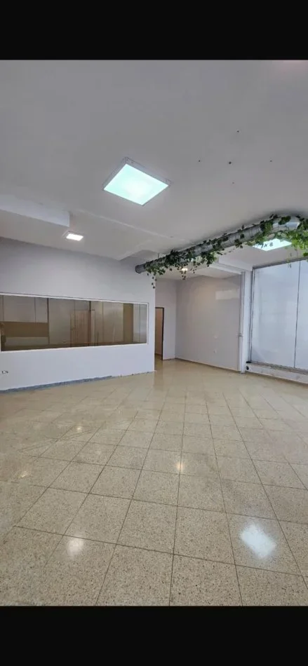 Tirane, shitet ambjent biznesi Kati 1, 140 m² 240.467 € (UNAZA E MADHE)