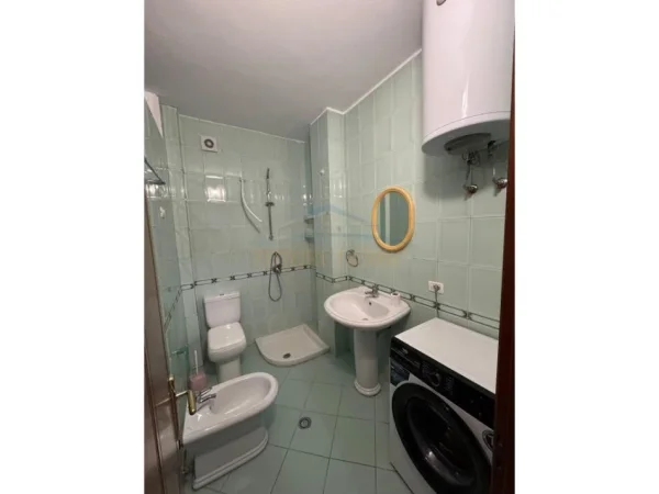 Durres, jepet me qera apartament 3+1 , 140 m² 500 € (Ish Rajoni, Durrës)