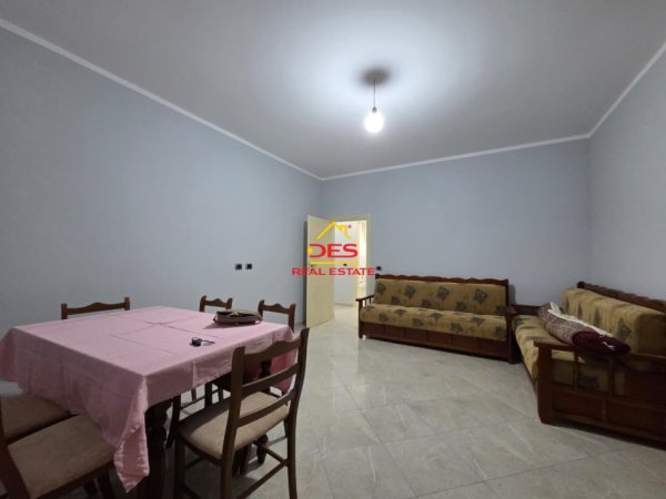 Vlore, jepet me qera shtepi 2+1+Ballkon Kati 0, 90 m² 400 € (Rruga Damian Humariti)