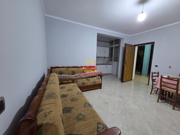 Vlore, jepet me qera shtepi 2+1+Ballkon Kati 0, 90 m² 400 € (Rruga Damian Humariti)