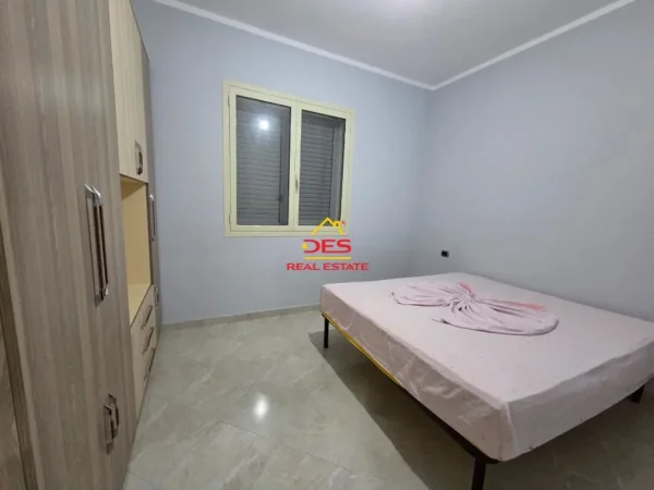 Vlore, jepet me qera shtepi 2+1+Ballkon Kati 0, 90 m² 400 € (Rruga Damian Humariti)