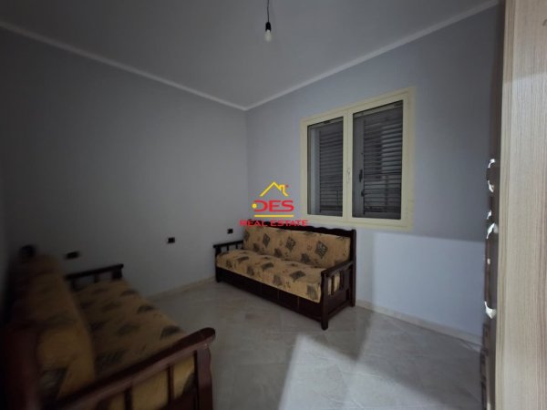 Vlore, jepet me qera shtepi 2+1+Ballkon Kati 0, 90 m² 400 € (Rruga Damian Humariti)