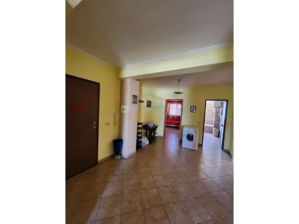 jepet me qera apartament , 700 € (Poliklinika ,Durres)