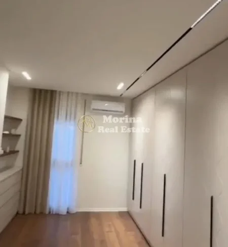 Tirane, jepet me qera apartament 1+1 Kati 4, 49 m² 700 € (Xhamlliku)