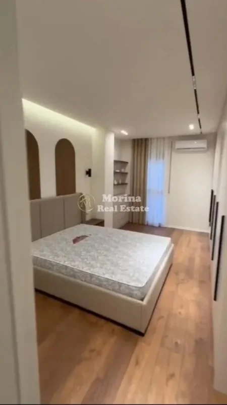 Tirane, jepet me qera apartament 1+1 Kati 4, 49 m² 700 € (Xhamlliku)