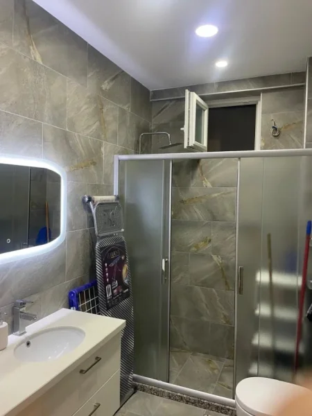 Tirane, jepet me qera apartament 2+1 Kati 3, 90 m² 900 € (Kopshti Botanik)