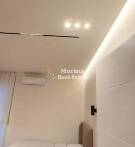 Tirane, jepet me qera apartament 1+1 Kati 4, 56 m² 900 € (Xhamlliku)