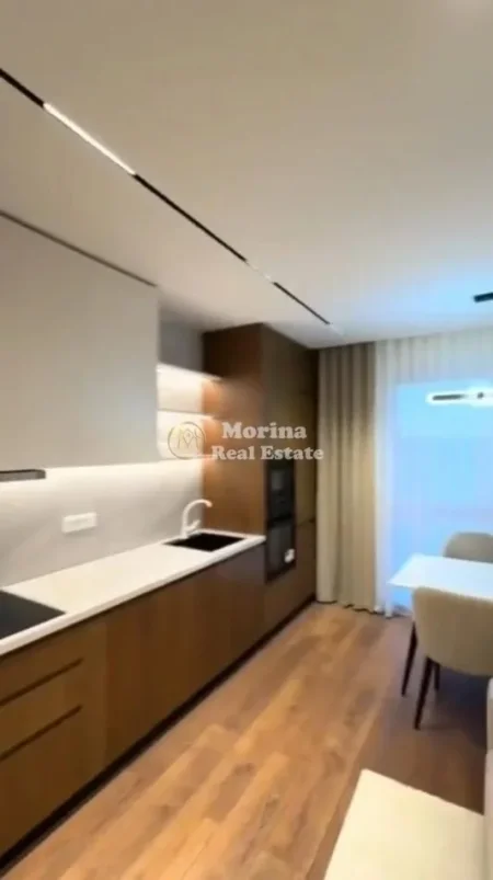 Tirane, jepet me qera apartament 1+1 Kati 4, 56 m² 850 € (Xhamlliku)
