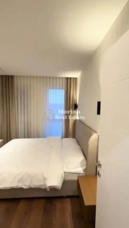 Tirane, jepet me qera apartament 1+1 Kati 4, 56 m² 850 € (Xhamlliku)