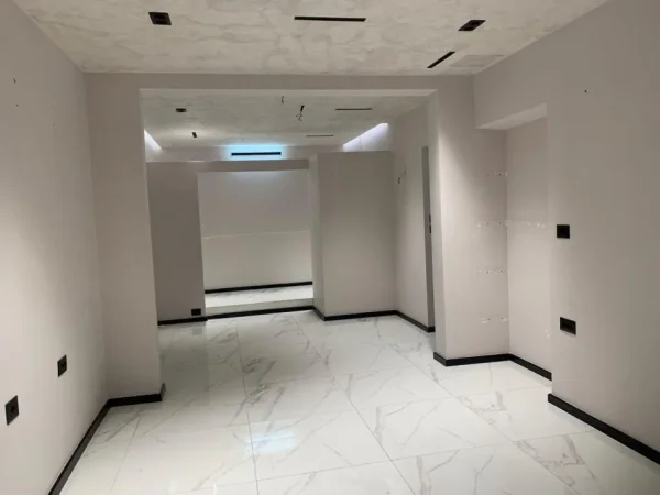 Tirane, jepet me qera ambjent biznesi Kati 0, 85 m² 1.500 € (STADIUMI DINAMO)