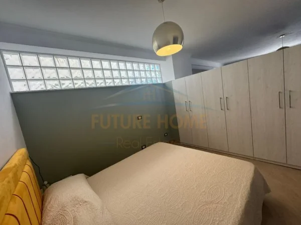 Durres, jepet me qera apartament 1+1 Kati 6, 121 m² 500 € (Prane Gjykates, Durres)