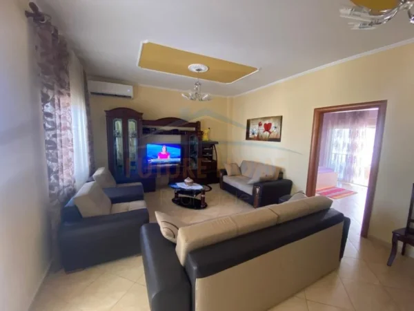 Durres, jepet me qera apartament 2+1+Ballkon Kati 9, 115 m² 550 € (Muzeumi, Durres)