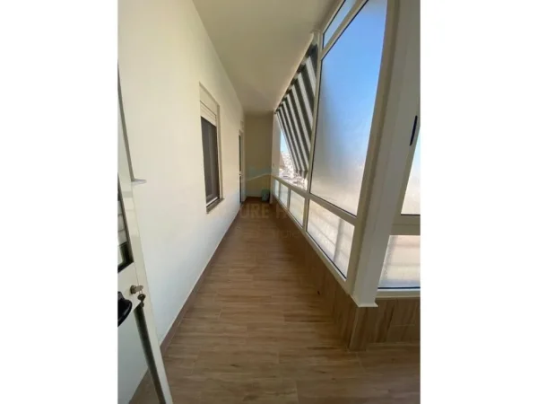Durres, jepet me qera apartament 2+1+Ballkon Kati 9, 115 m² 550 € (Muzeumi, Durres)