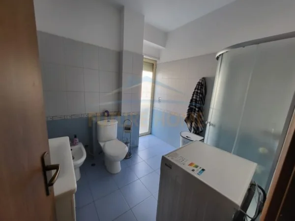 Durres, jepet me qera apartament 2+1 Kati 9, 107 m² 600 € (Prane Ujesjellesit , Durres.)