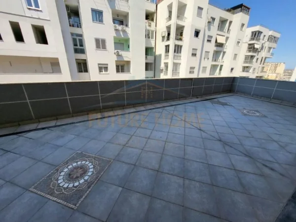 Durres, jepet me qera apartament 2+1 Kati 9, 107 m² 600 € (Prane Ujesjellesit , Durres.)