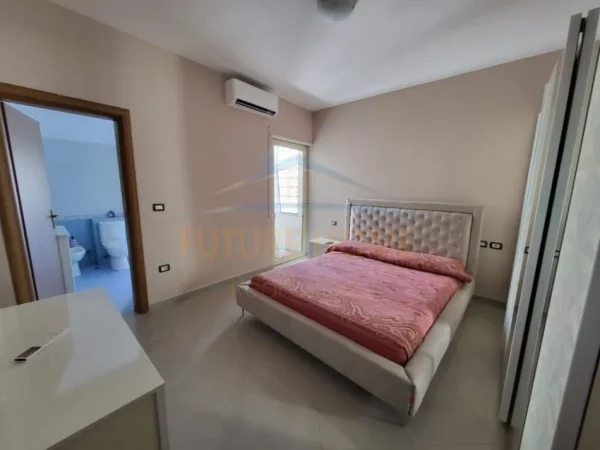 Durres, jepet me qera apartament 2+1 Kati 9, 107 m² 600 € (Prane Ujesjellesit , Durres.)