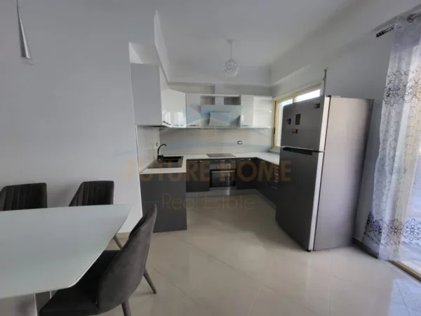 Durres, jepet me qera apartament 2+1 Kati 9, 107 m² 600 € (Prane Ujesjellesit , Durres.)