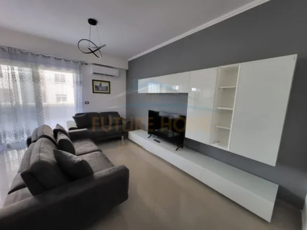 Durres, jepet me qera apartament 2+1 Kati 9, 107 m² 600 € (Prane Ujesjellesit , Durres.)
