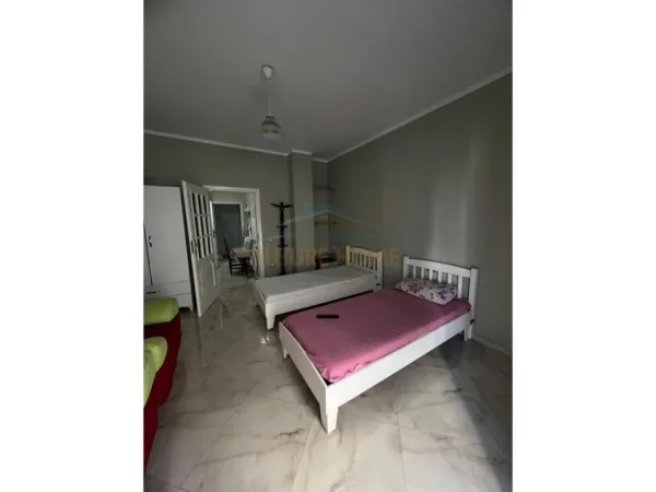 Durres, jepet me qera garsonier 1+1 Kati 2, 44 m² 220 € (Galaktiku, Durres)