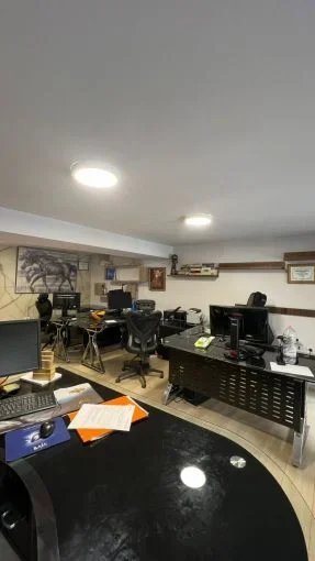 Tirane, jepet me qera zyre Kati 0, 55 m² 800 € (stadiumi dinamo , sheshi willson)