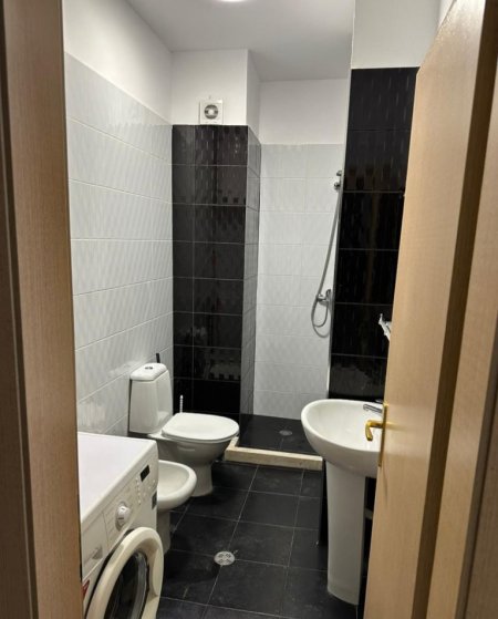 Tirane, jepet me qera apartament 1+1 Kati 8, 74 m² 400 € (astir)