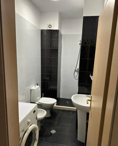 Tirane, jepet me qera apartament 1+1 Kati 8, 74 m² 400 € (astir)