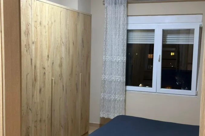 Tirane, jepet me qera apartament 1+1 Kati 8, 74 m² 400 € (astir)